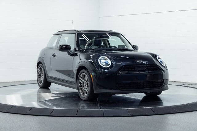 2025 MINI Hardtop 2 Door Cooper Signature Trim