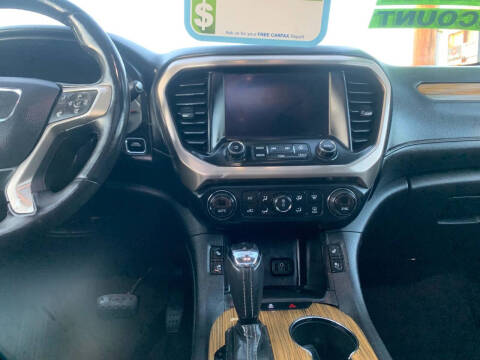 2017 GMC Acadia Denali