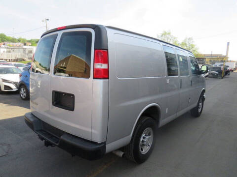 2023 Chevrolet Express 3500