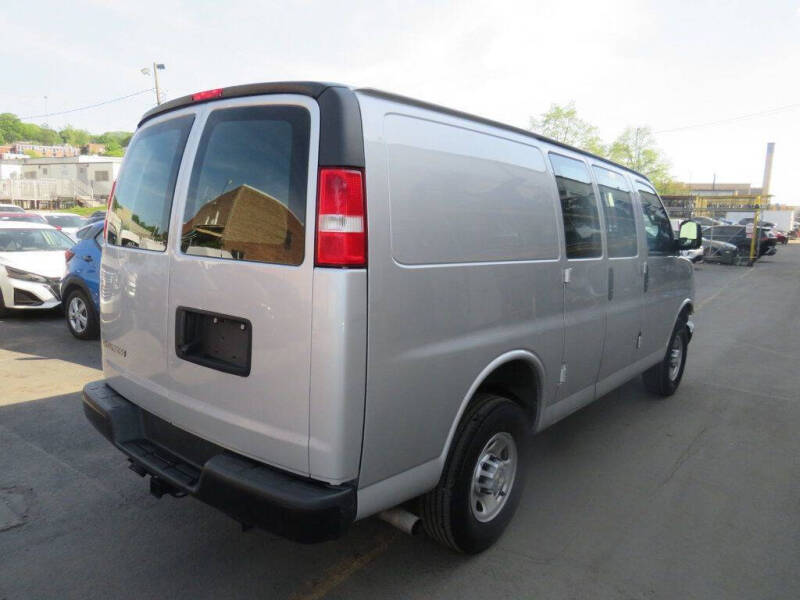 2023 Chevrolet Express 3500