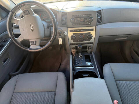 2006 Jeep Grand Cherokee Laredo