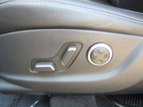 2023 Genesis GV70 2.5T Standard