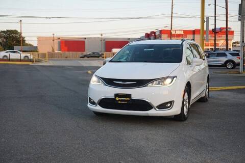 2020 Chrysler Pacifica for sale at CarSmart in Temple Hills MD