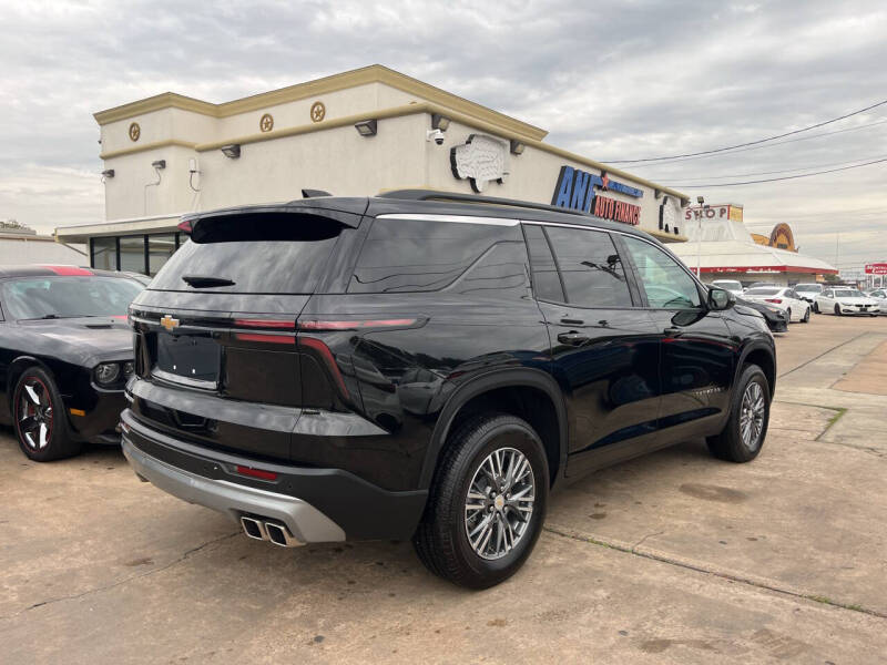 2025 Chevrolet Traverse LT