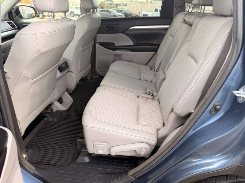 2017 Toyota Highlander LE Plus