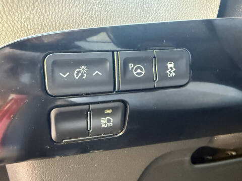 2019 Toyota Prius XLE