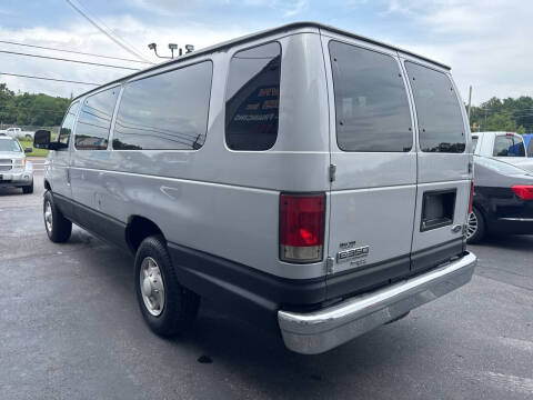 2006 Ford E-Series E-350 SD XLT