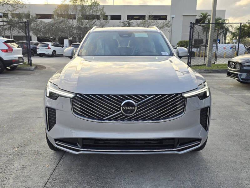 2025 Volvo XC90 B6 Plus Bright Theme 7P