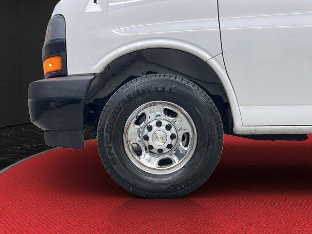 2022 Chevrolet Express 2500