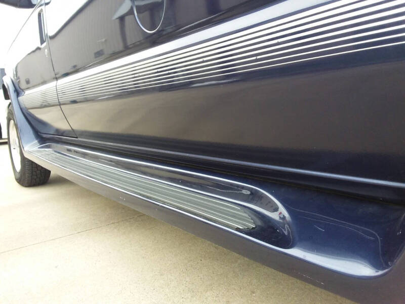 2005 Ford E-Series E-250 SD