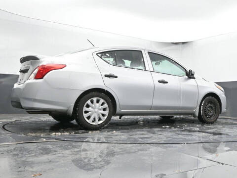 2019 Nissan Versa S Plus