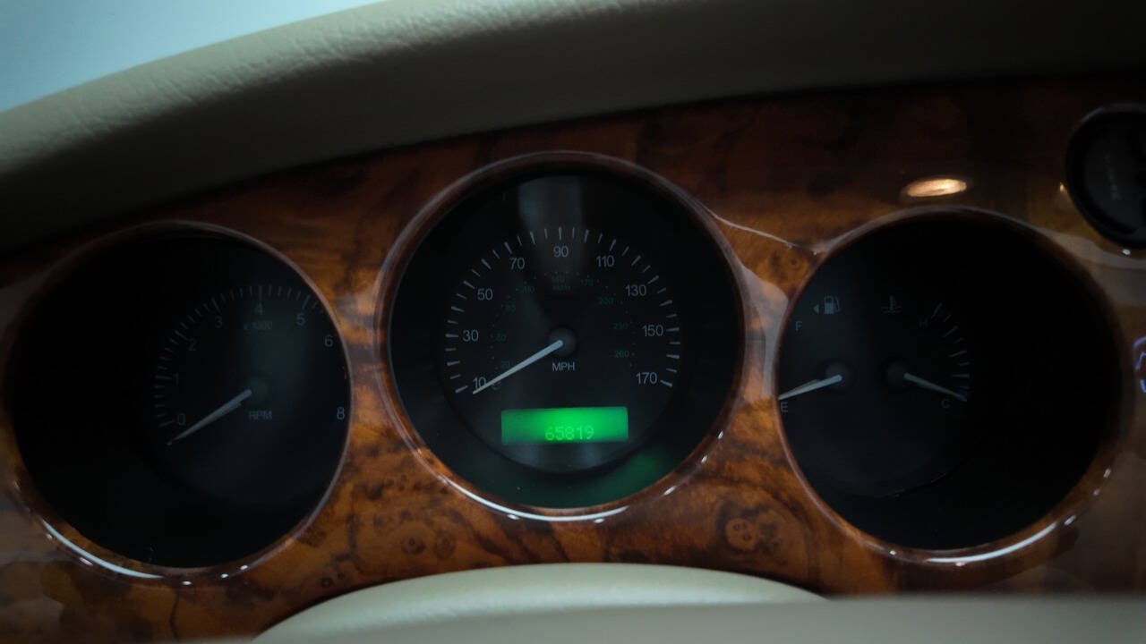 1998 Jaguar XK-Series 36