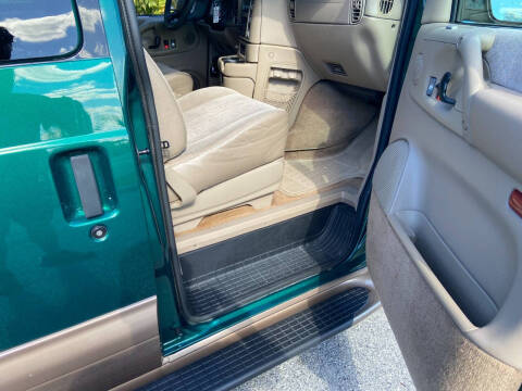 2000 Chevrolet Astro LS