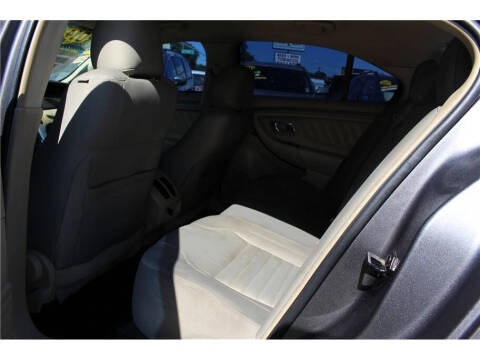 2014 Ford Taurus SE