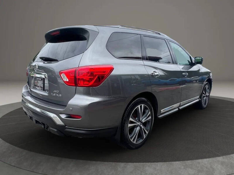 2017 Nissan Pathfinder Platinum