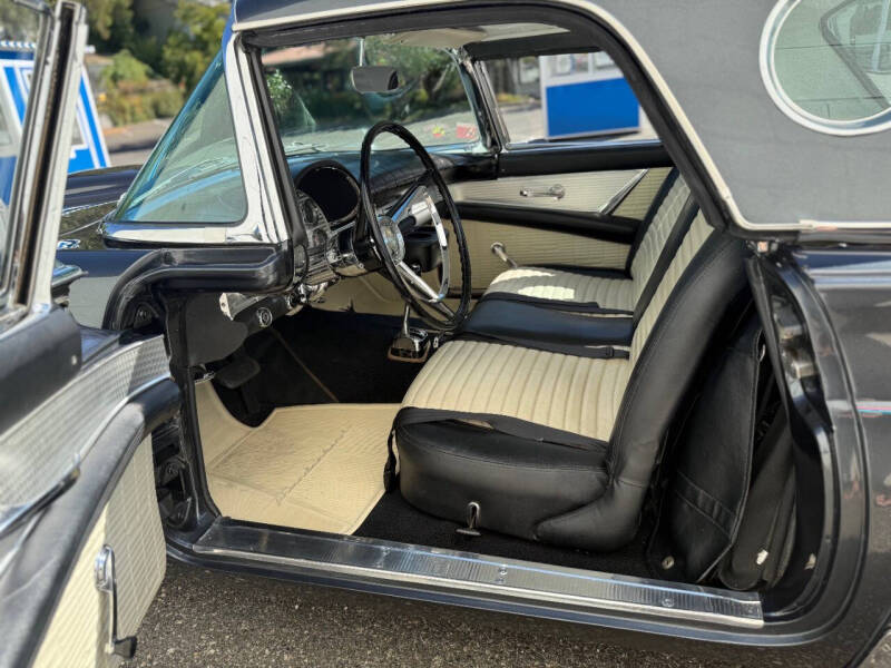 1957 Ford Thunderbird