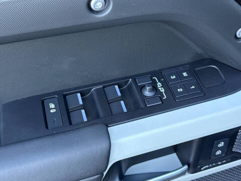 2024 Land Rover Defender 110 P300 S