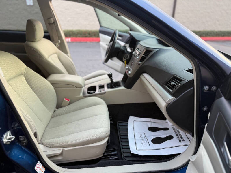 2011 Subaru Outback 2.5i Premium