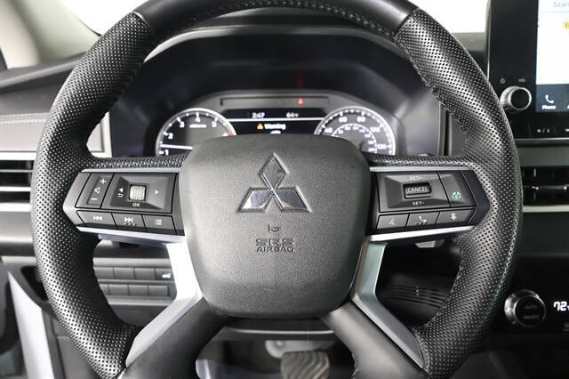 2023 Mitsubishi Outlander SE