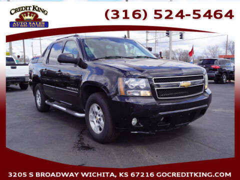 2007 Chevrolet Avalanche for sale at Credit King Auto Sales in Wichita KS