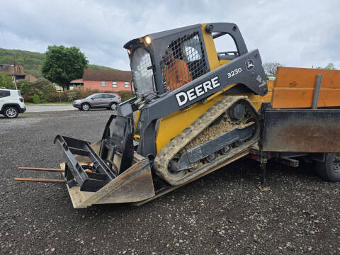 2010 John Deere CV Chassis
