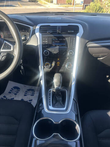 2014 Ford Fusion SE