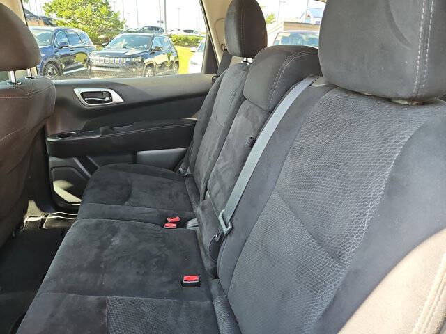 2016 Nissan Pathfinder SV