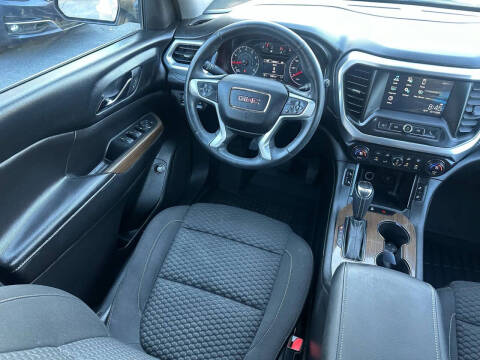 2017 GMC Acadia SLE-2