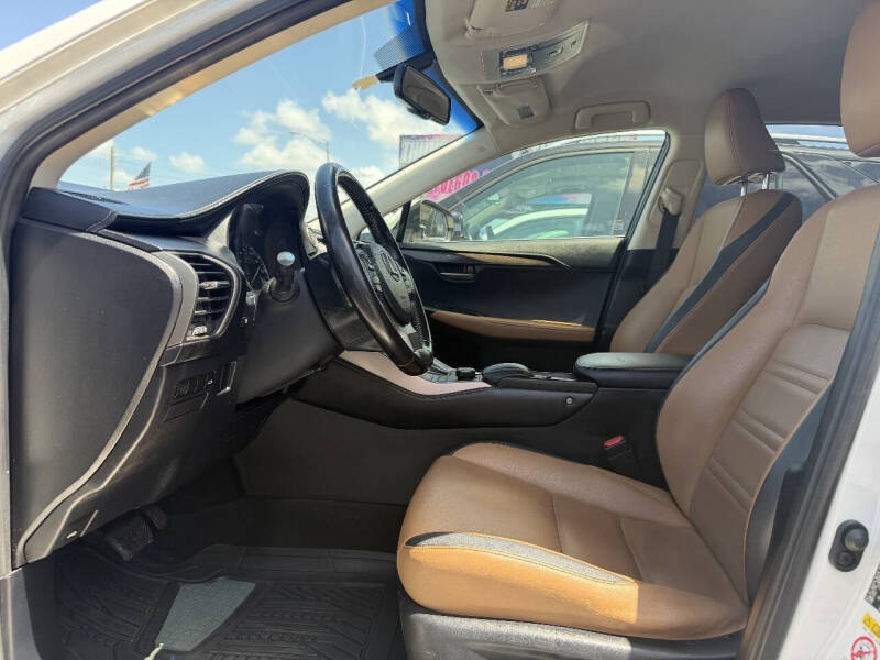 2017 Lexus NX 200t