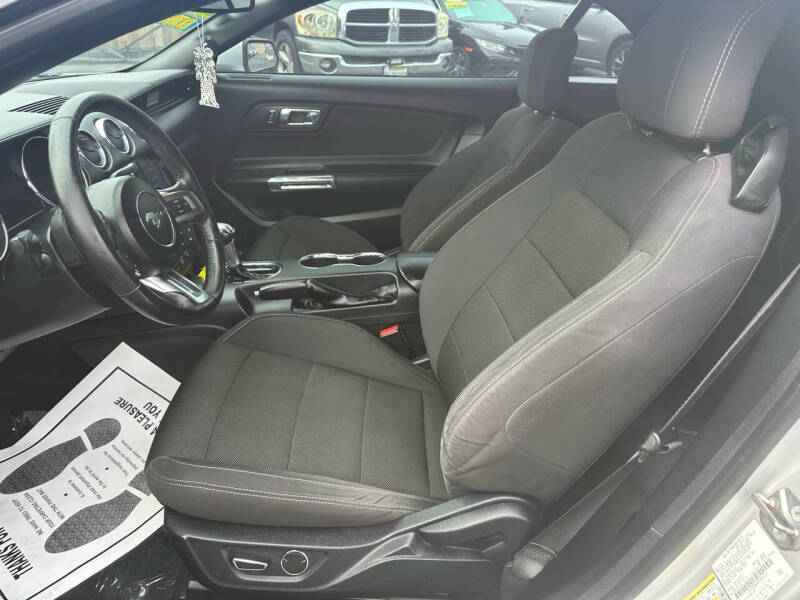 2016 Ford Mustang V6