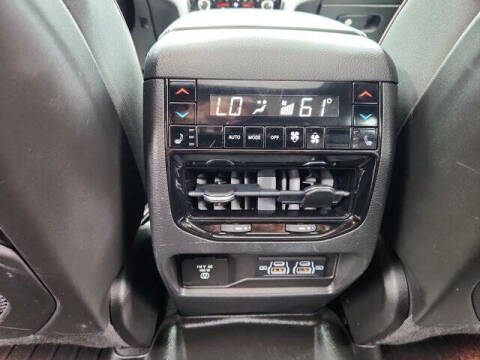 2022 Jeep Grand Cherokee Summit