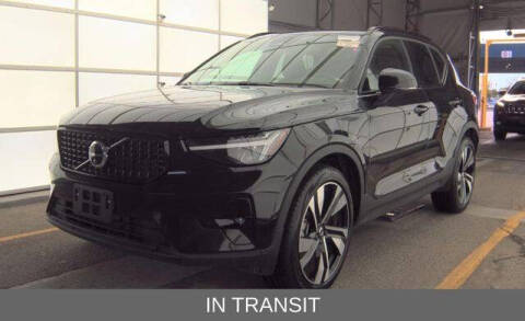2025 Volvo XC40 B5 Plus Dark Theme