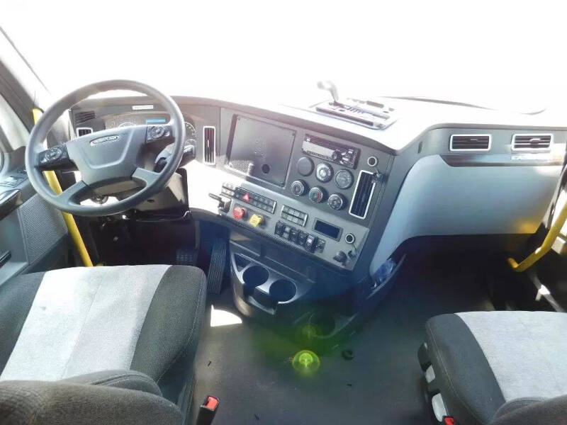 2022 Freightliner Cascadia