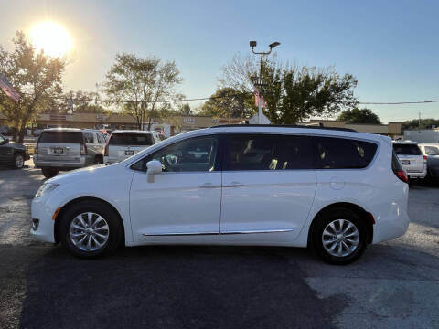 2017 Chrysler Pacifica Touring Plus