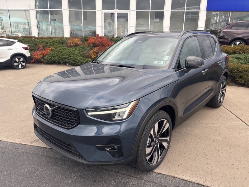 2026 Volvo XC40 B5 Plus