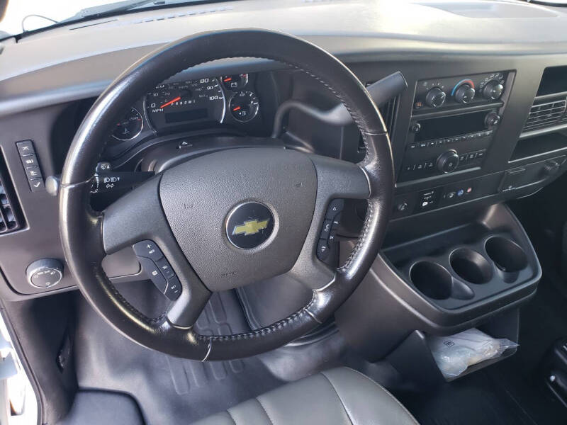 2022 Chevrolet Express 2500