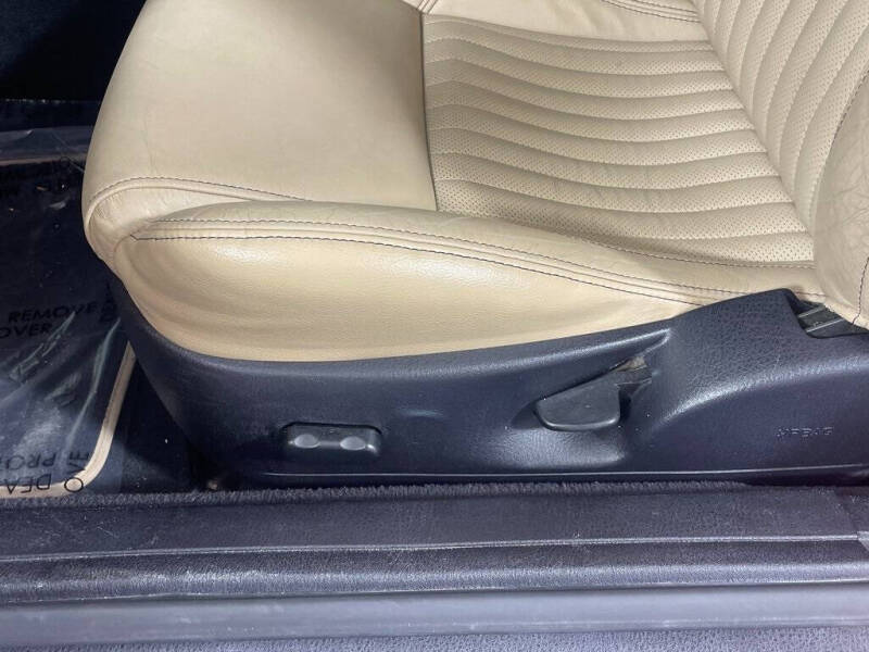 2005 Ford Thunderbird Deluxe