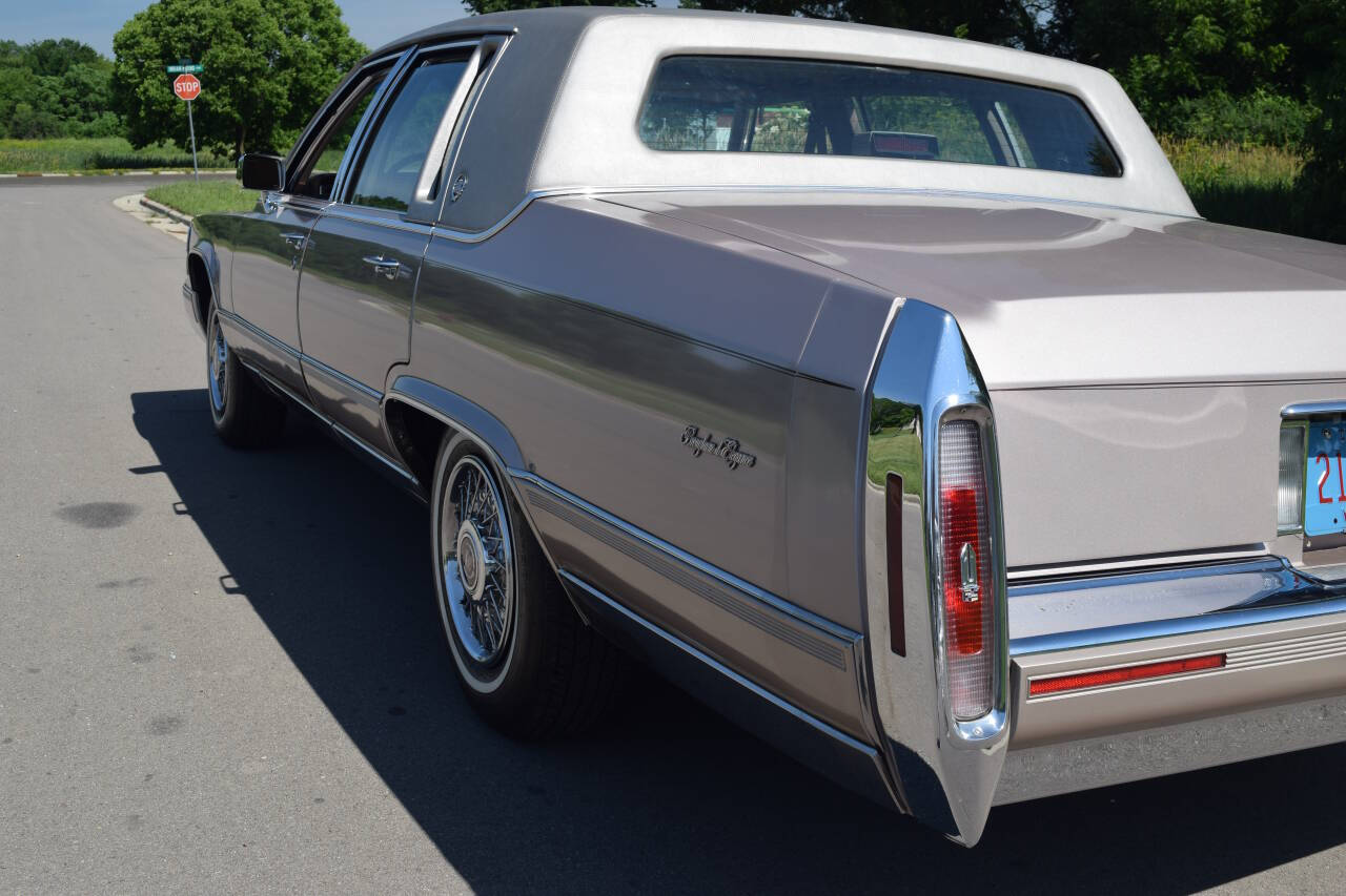 1991 Cadillac Brougham 29