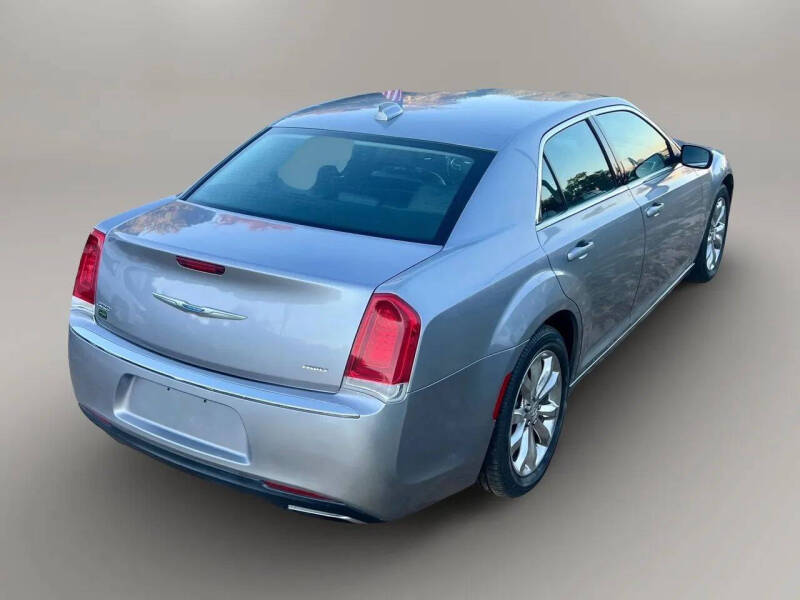 2017 Chrysler 300 Limited