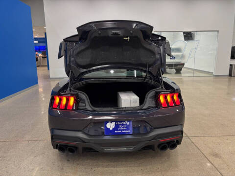 2025 Ford Mustang Dark Horse