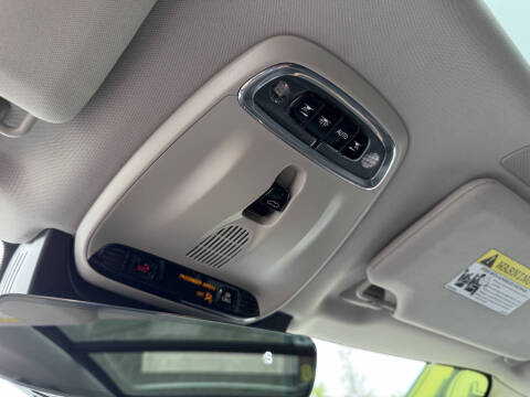 2021 Volvo XC90 T6 Momentum 7-Passenger