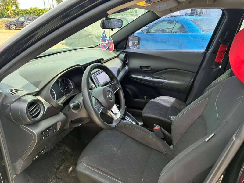 2020 Nissan Kicks S
