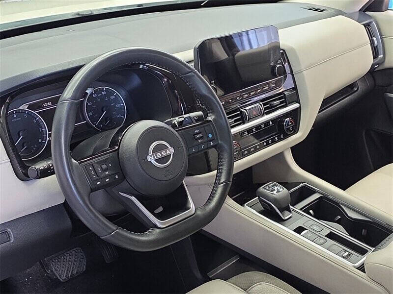 2024 Nissan Pathfinder SL