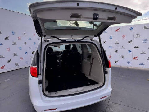 2020 Chrysler Voyager LXi