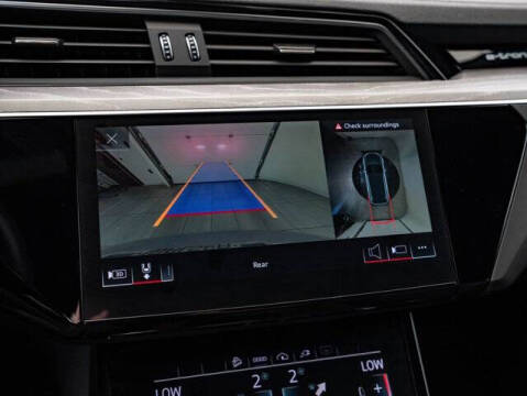 2022 Audi e-tron quattro Premium