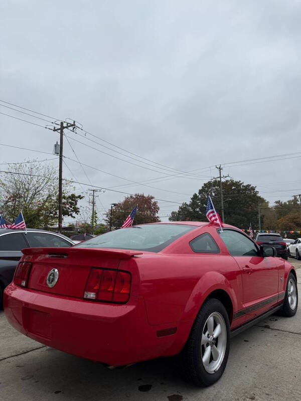 2007 Ford Mustang V6 Deluxe