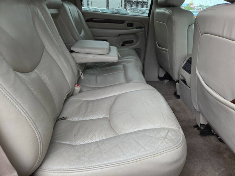 2004 Cadillac Escalade