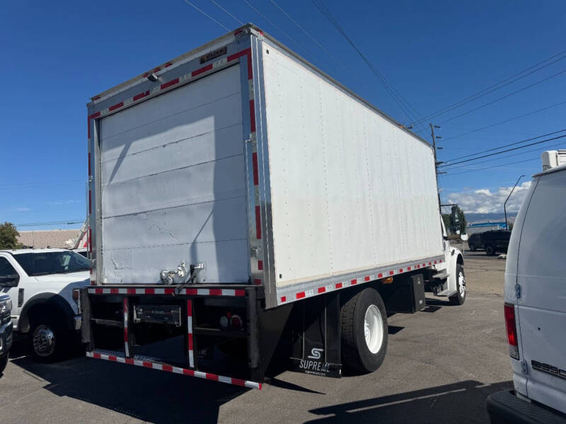 2018 Freightliner M2 106