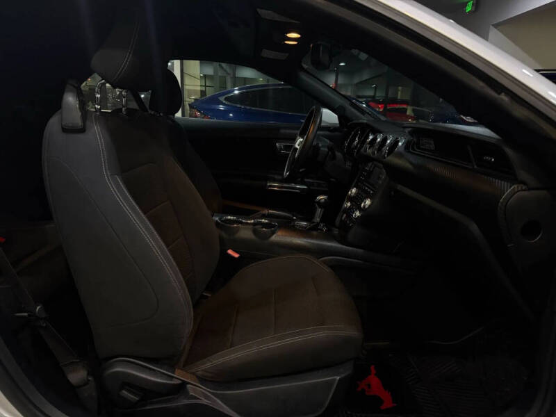 2015 Ford Mustang V6