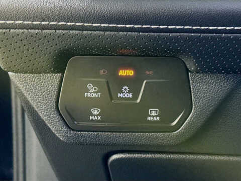 2025 Volkswagen Atlas Cross Sport SE 4Motion